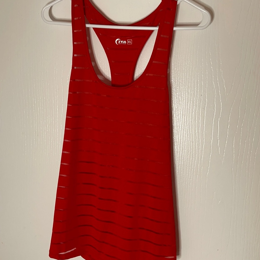 Zyia tank red